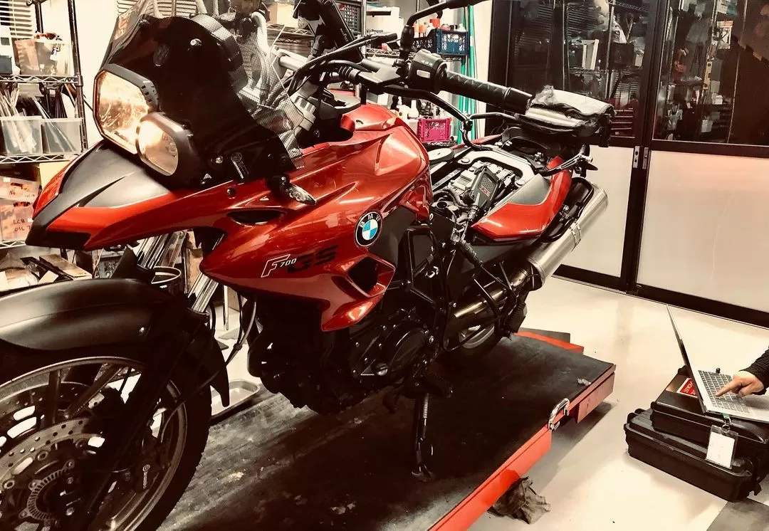 BMW F700GSテスター診断