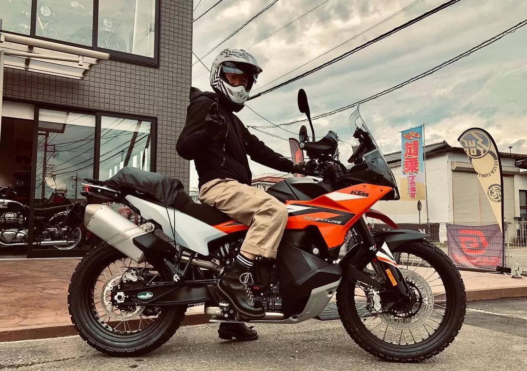 納車KTM「890adventure R」