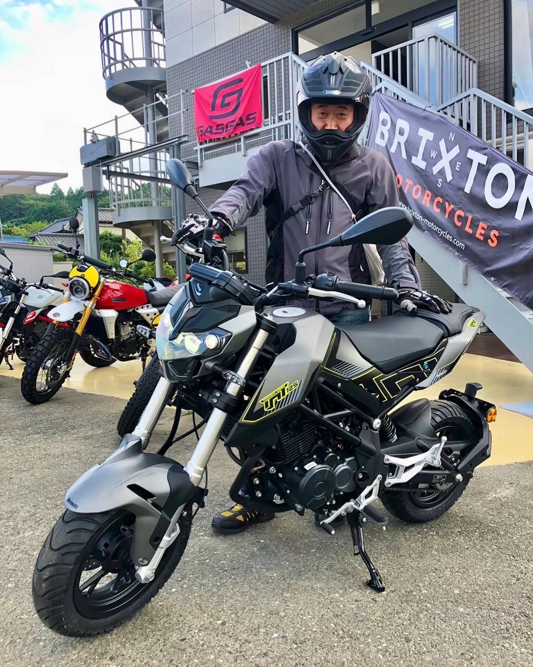 納車ベネリ「TNT125」