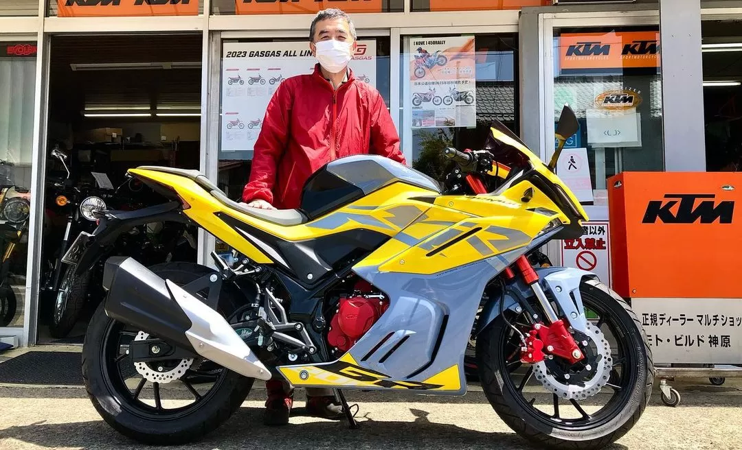納車GPX「demonGR200R」