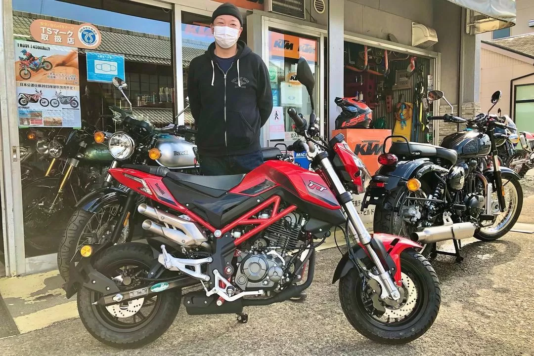 ベネリ「TNT125」納車