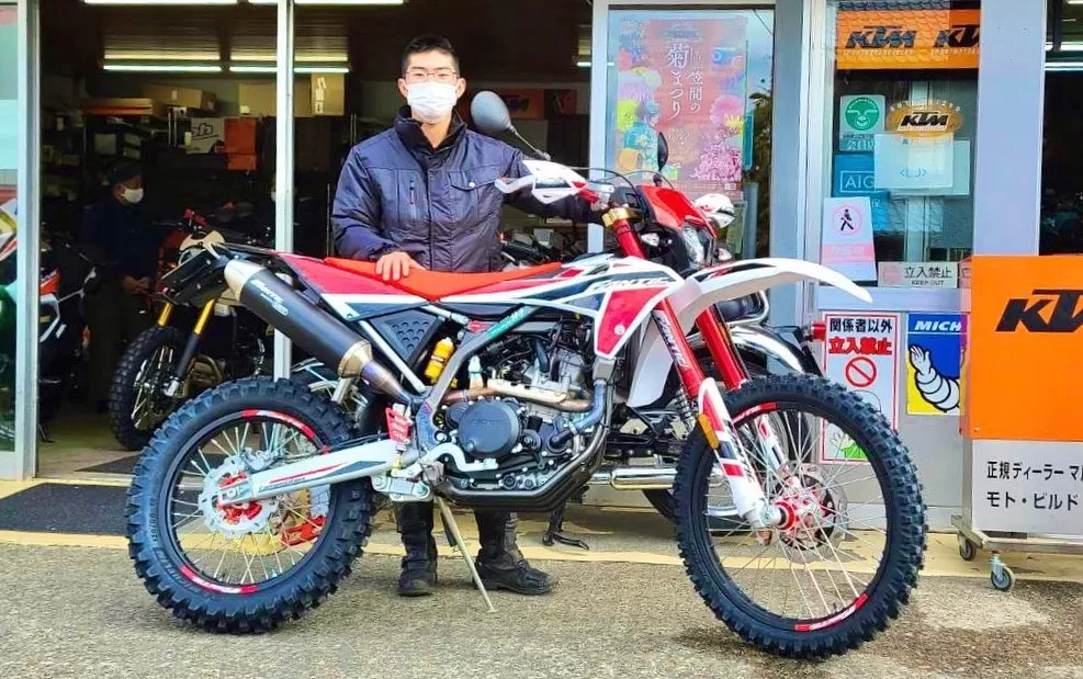 納車 FANTIC「XEF250」