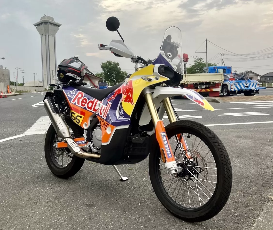 納車#KOVE#450RALLYｽﾄﾘｰﾄ仕様