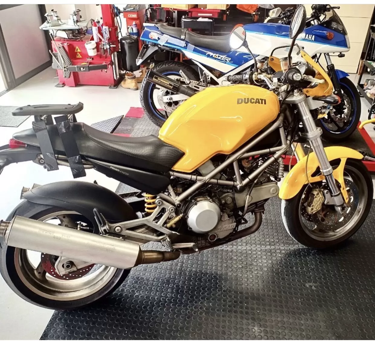 修理#ドカティ#モンスター900 
