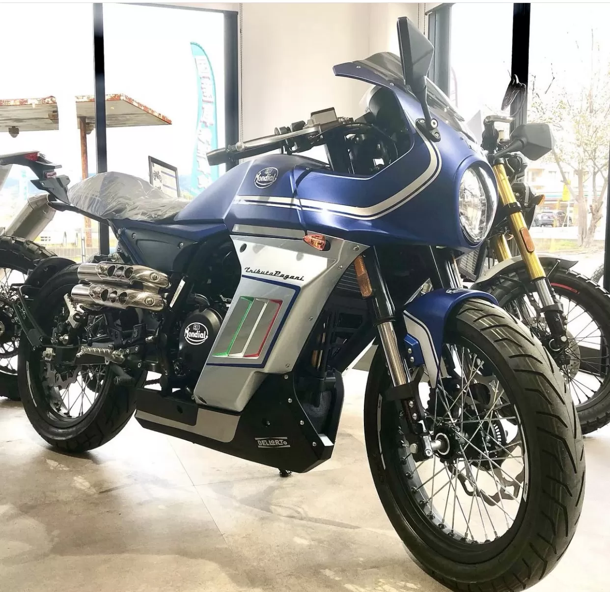 入荷#モンディアル#パガーニ300 (250cc