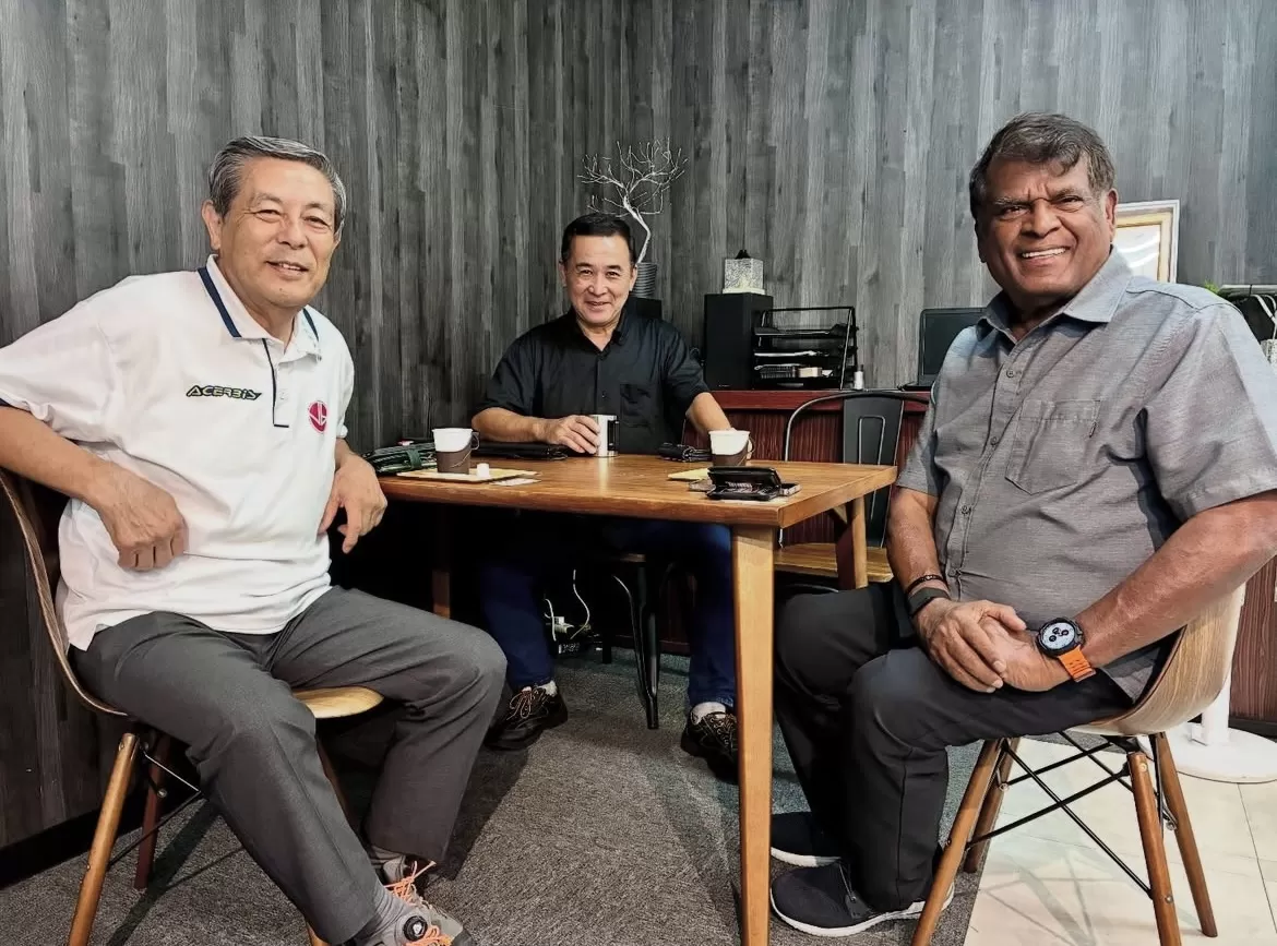 トシ西山氏、KTM北米マネージャーセル氏