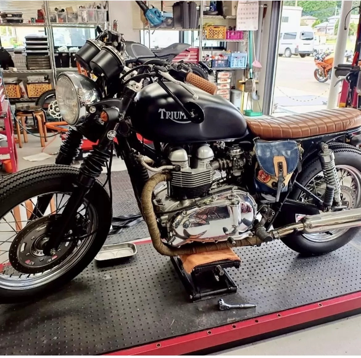 #トライアンフ#ボンネビル　FフォークOH