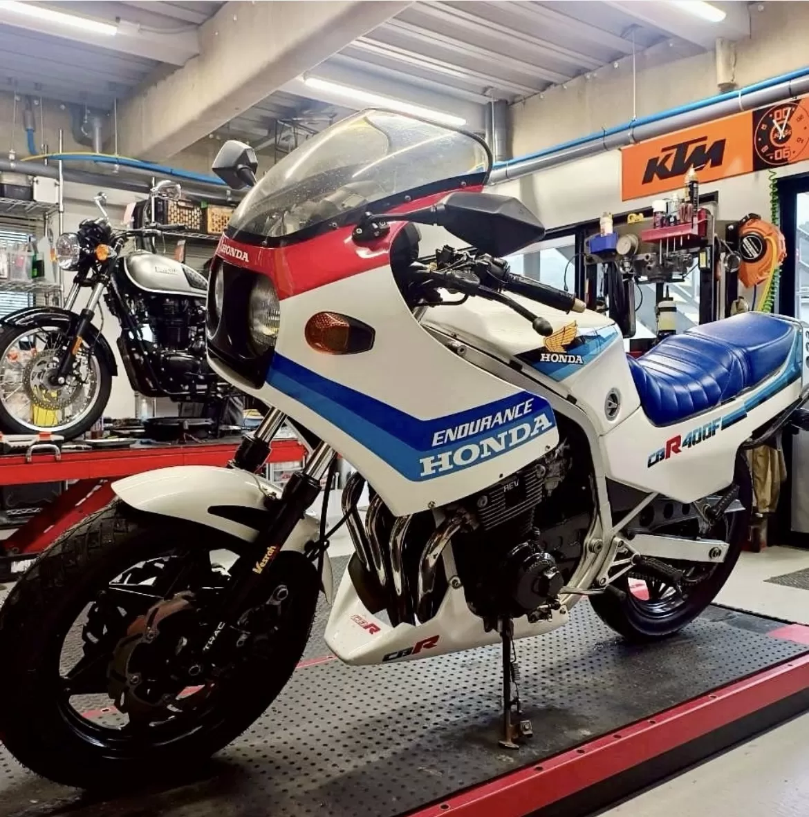 車検#CBR400F  まだまだ現役