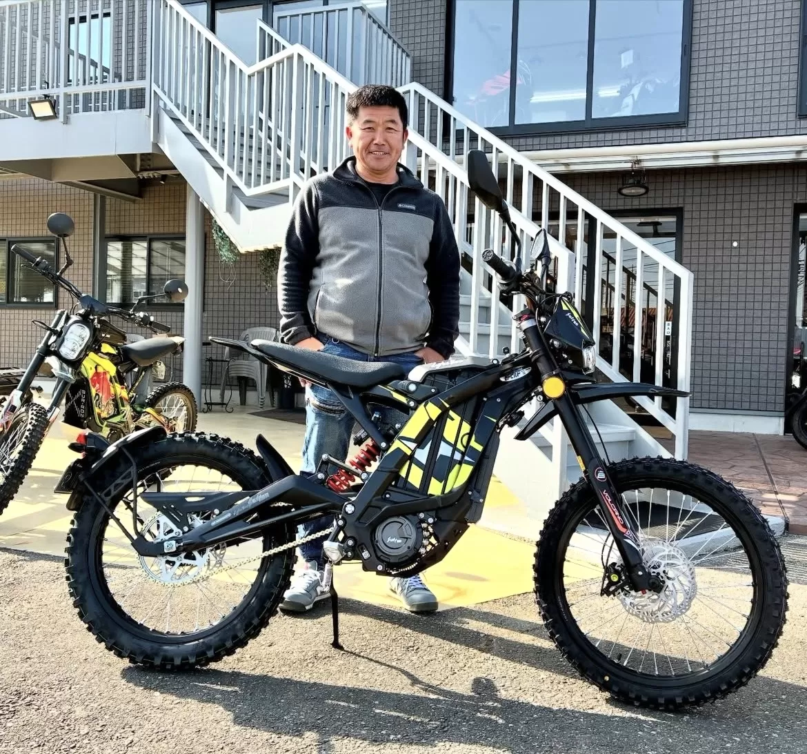 納車　最新サーロン#Light Bee  L